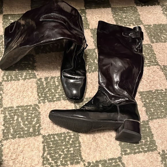 Stuart Weitzman black patent leather square toe boots - Picture 2 of 8
